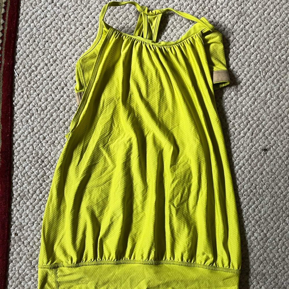 Lululemon workout tank with built in bra